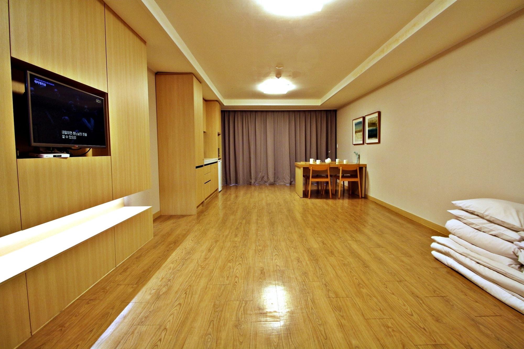 Luceville Seogwipo Esterno foto